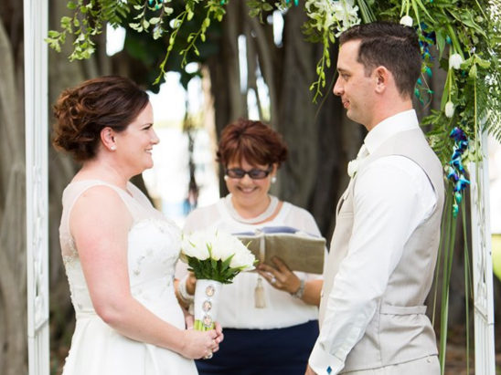 Wedding ceremony in Townsville with marriage celebrant Amanda Medill